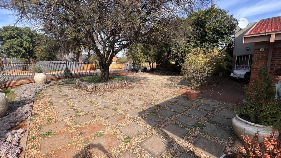 3 Bedroom Property for Sale in Langenhovenpark Free State